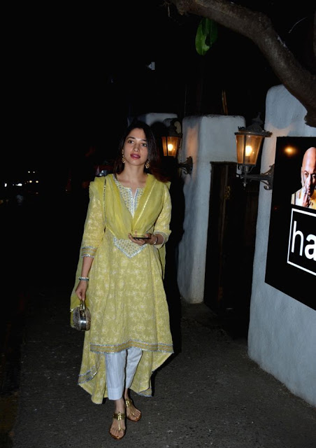Actress Tamannaah Bhatia Seen Without Makeup Face In Mumbai City 114